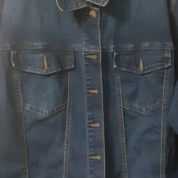 Jean jacket - Picture 2 of 5